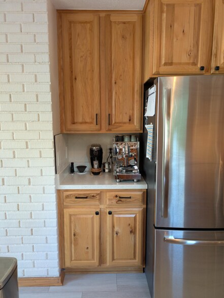 Building Photo - 4415 Amick Ave