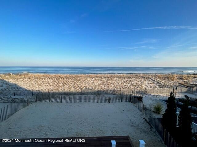 Building Photo - 3632 Ocean Terrace