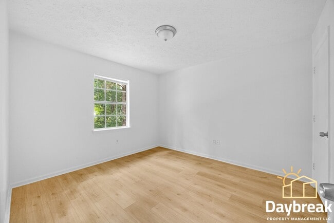 Building Photo - 10913 Queen Ann Ct