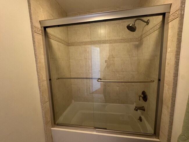 Building Photo - 1845 Beloit Ave