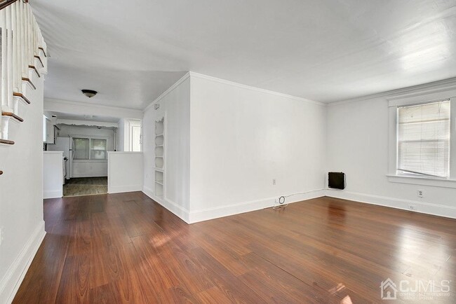 Building Photo - 23 Comstock St