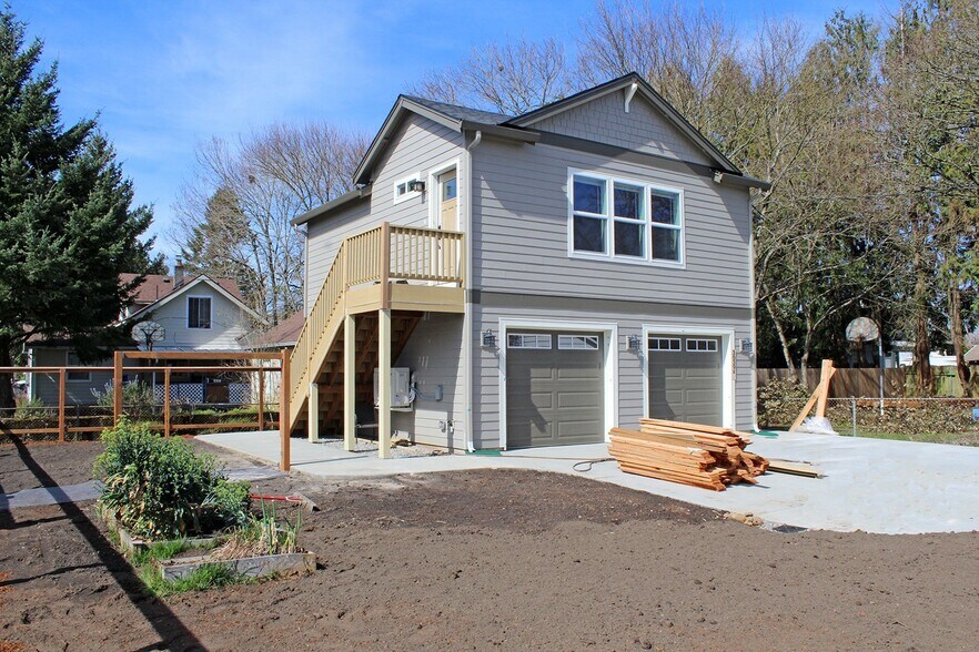 Primary Photo - 3639 SE 73rd Ave