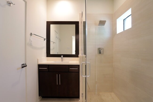 Building Photo - 5210 Rose St