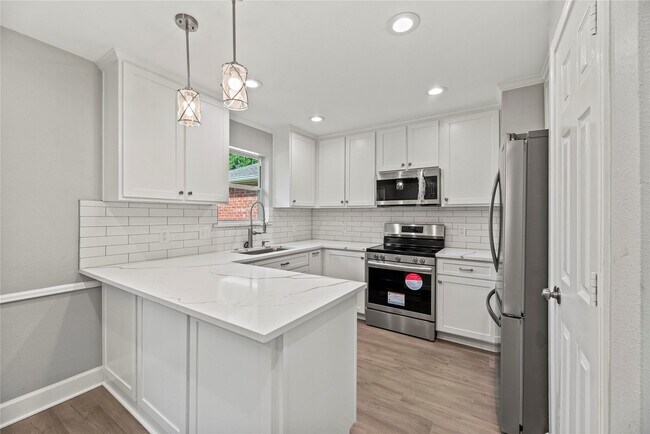 Building Photo - 3031 Jenny Dr