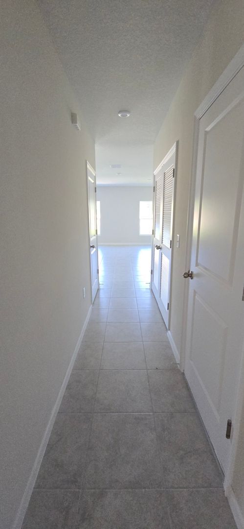 Building Photo - South Villages