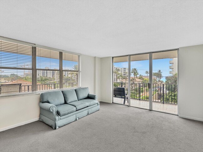 Building Photo - 1150 Hillsboro Mile