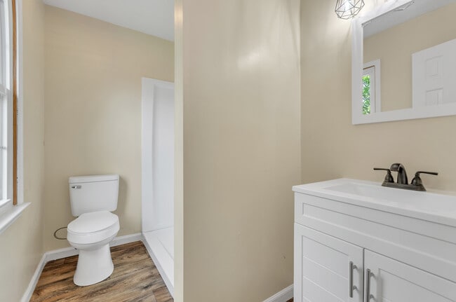 Building Photo - 517 Laurel Tree Ln