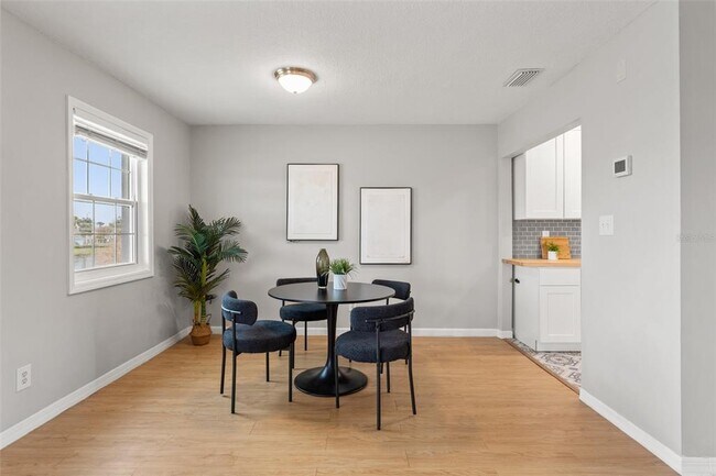 Building Photo - 209 Sea Horse Dr SE