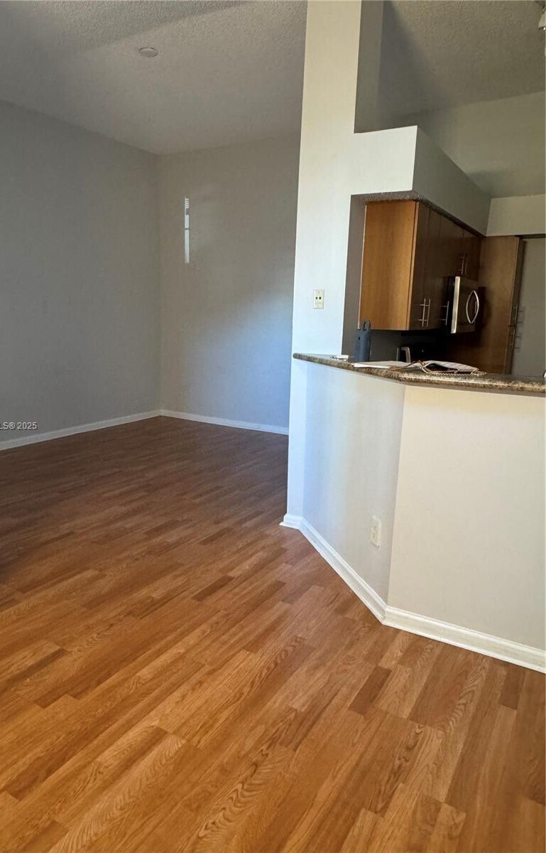 Building Photo - 1355 Crystal Way