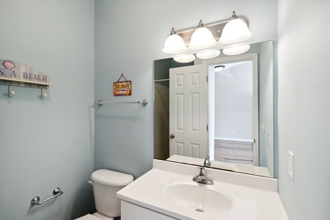 Building Photo - 457 Ponderosa Pines Dr