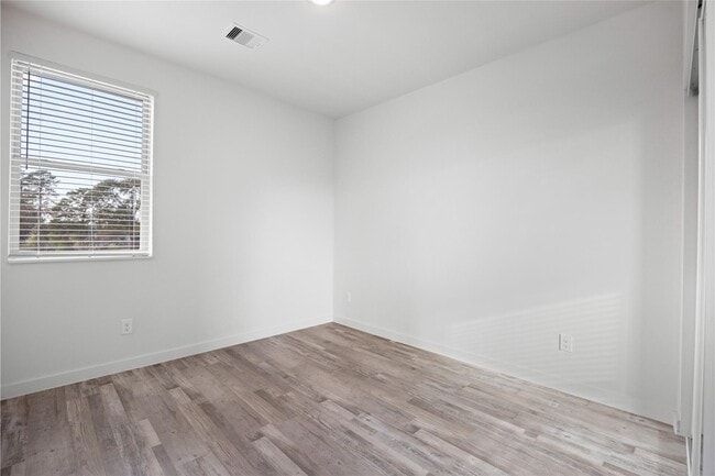 Building Photo - 13838 Bee Flower Ln