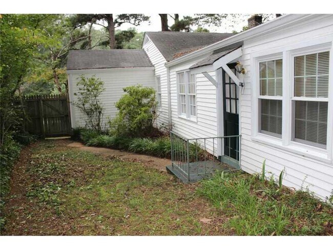 Building Photo - 737 Sunnybrook Dr