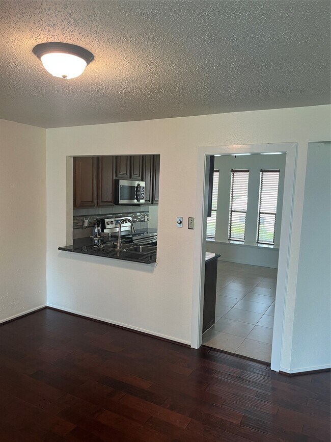 Building Photo - 4250 Bridledon Ln