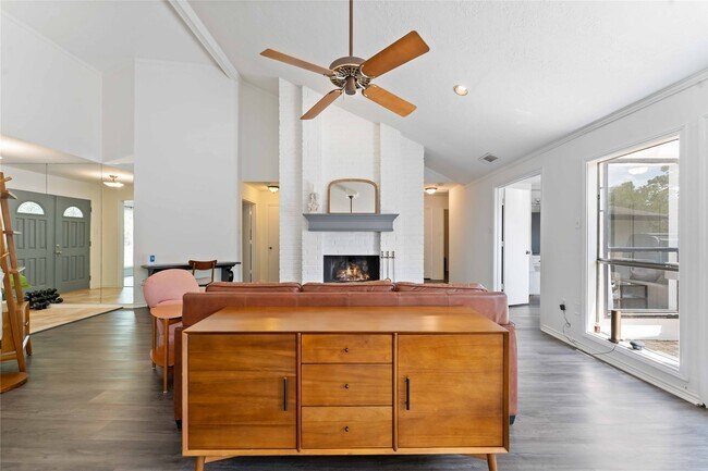 Building Photo - 12 Paintedcup Ct