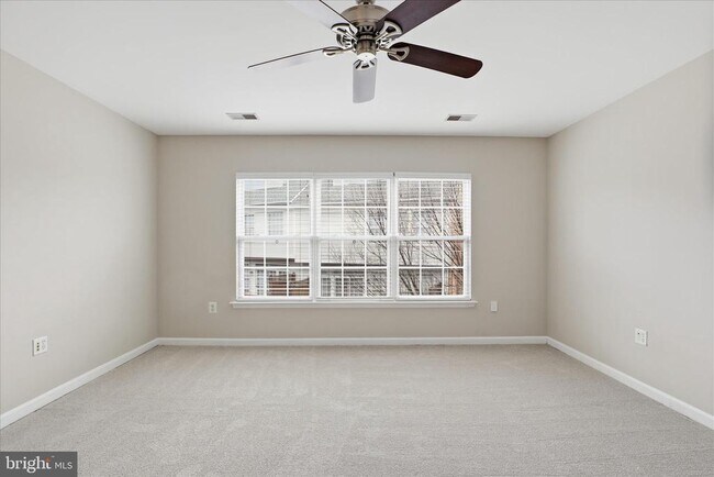 Building Photo - 5053 Kilburn St