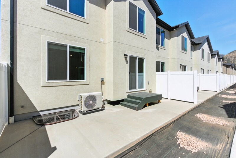 Building Photo - 1522 720 N