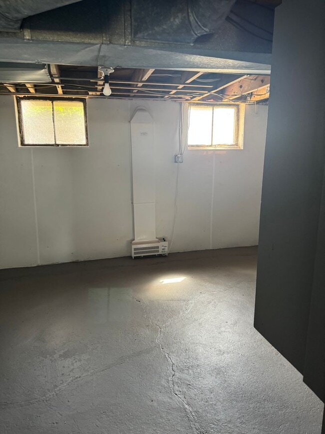 Building Photo - Beautiful, Meticulously Maintained Home in Perrysburg