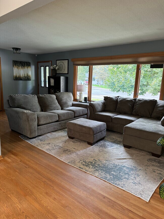 Living Room - 108 Bluwood Ave