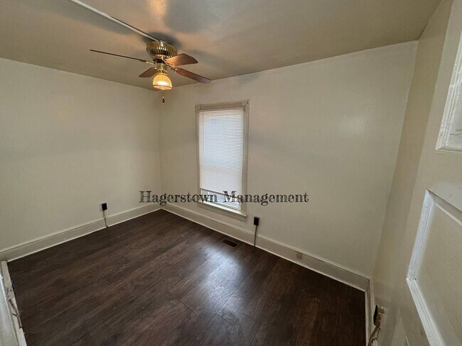 Building Photo - Duplex on Pennsylvania Ave