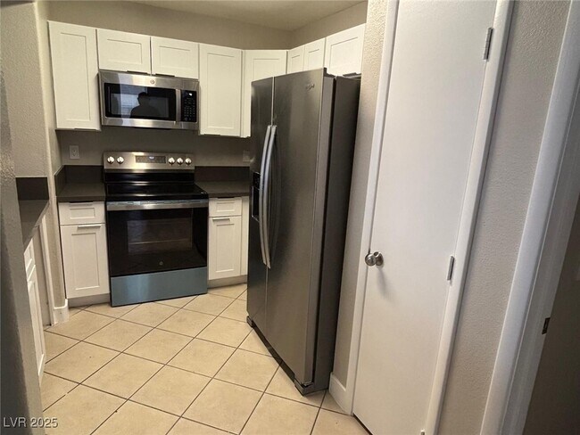Building Photo - 2300 E Silverado Ranch Blvd