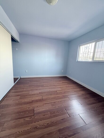 Building Photo - 6015 S Wilton Pl