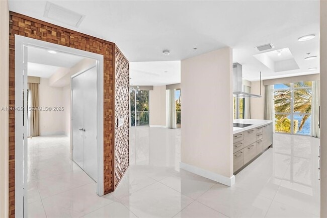 Building Photo - 17301 Biscayne Blvd