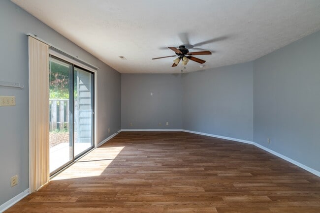 Building Photo - 9104 Woodpark Ln NW