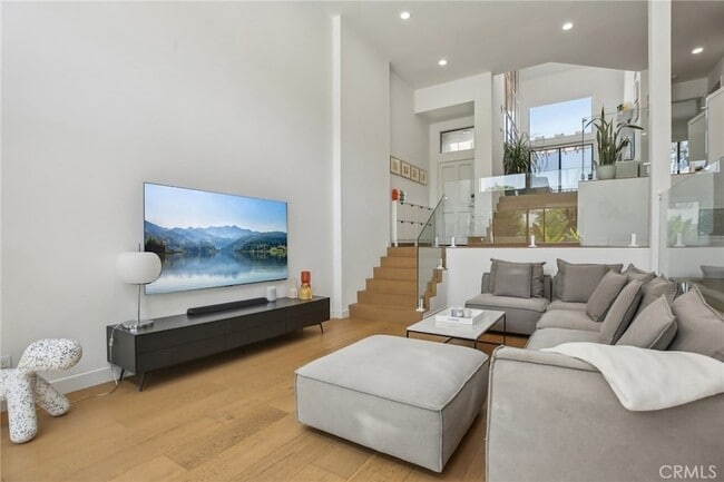 Building Photo - 15 Waterway