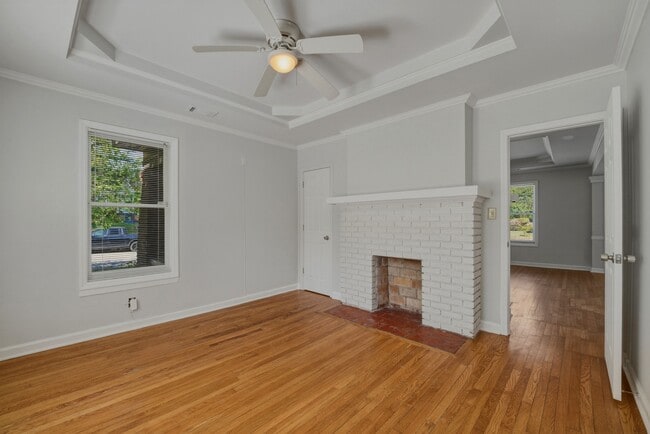 Building Photo - 506 Mellview Ave SW