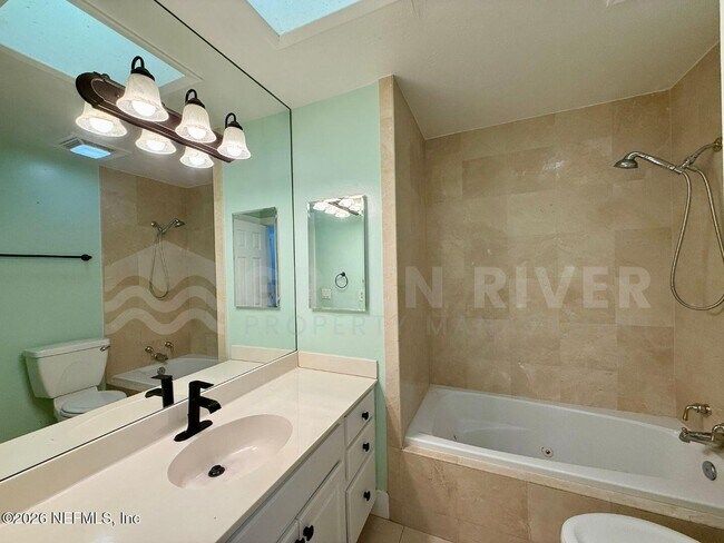 Building Photo - 2 Fairway Rd