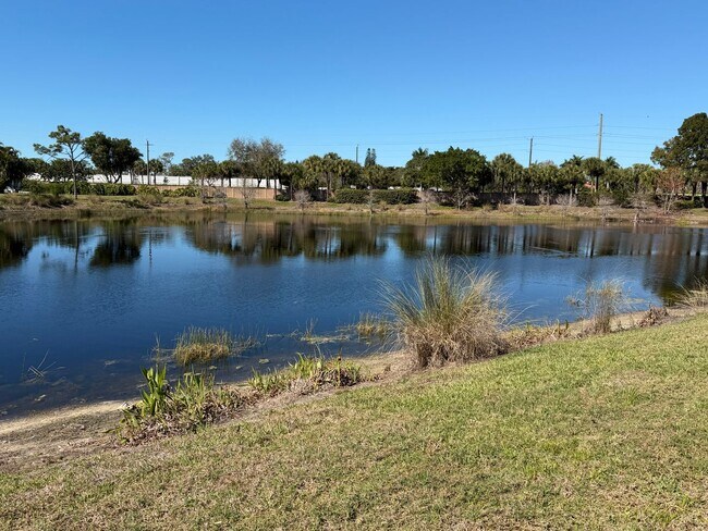 Building Photo - ANNUAL RENTAL - 3 BED / 2 BATH POOL HOME IN AUTUMN WOODS