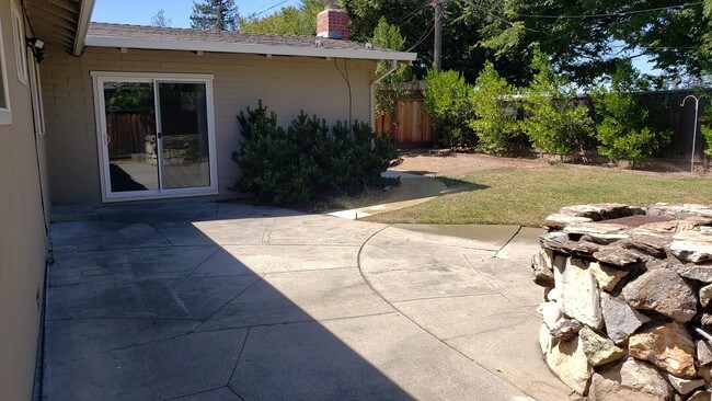 Building Photo - 1463 Dentwood Dr