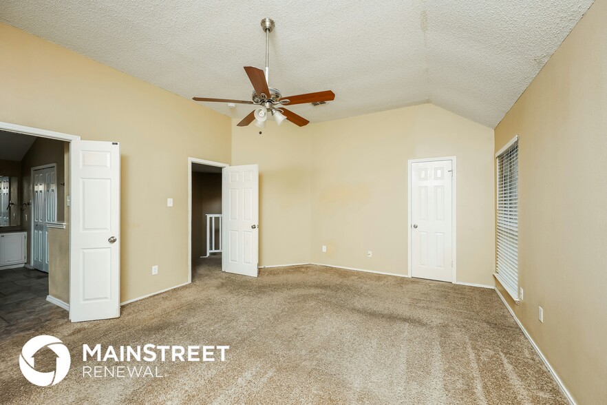 Building Photo - 821 Courson Dr