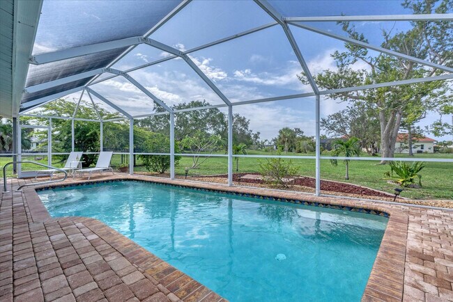 Building Photo - 917 Conecta Dr