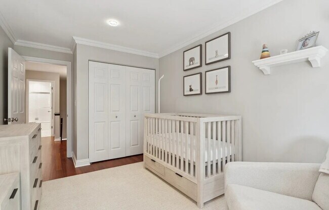 Building Photo - Comfortable and Spacious Rental Opportunity