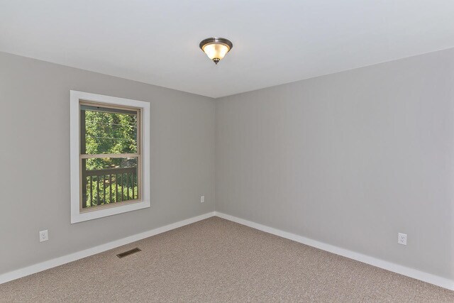 Building Photo - Newer Construction Close to Downtown Ashev...