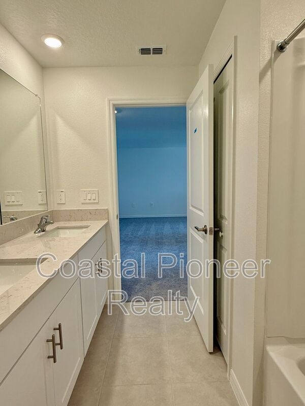 Building Photo - 9320 Bonita Mar Dr
