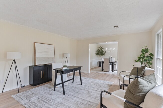 Building Photo - 2451 Belcher Dr