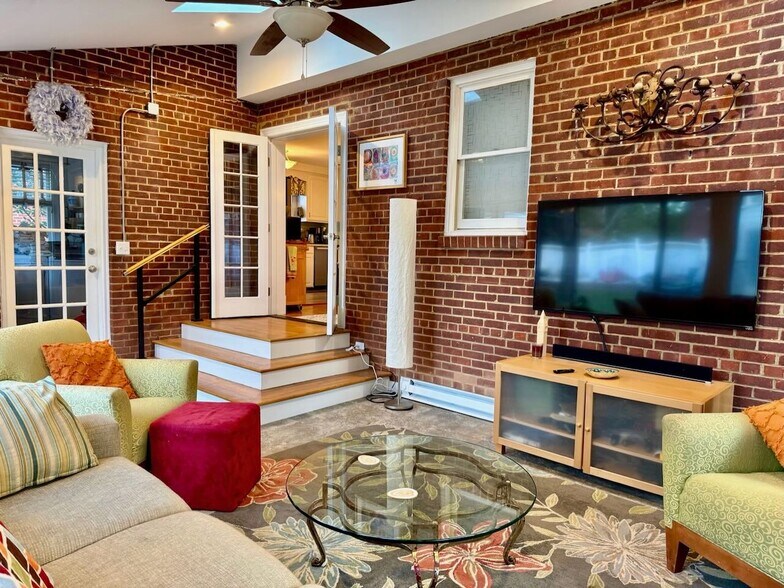 Porch family room - 2308 Buckingham Ave