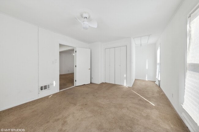 Building Photo - 9518 S 53rd Ave