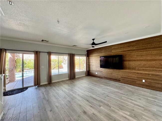 Building Photo - 2434 Amoretti St
