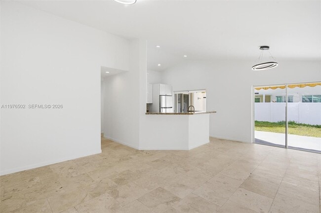 Building Photo - 922 Falling Water Rd