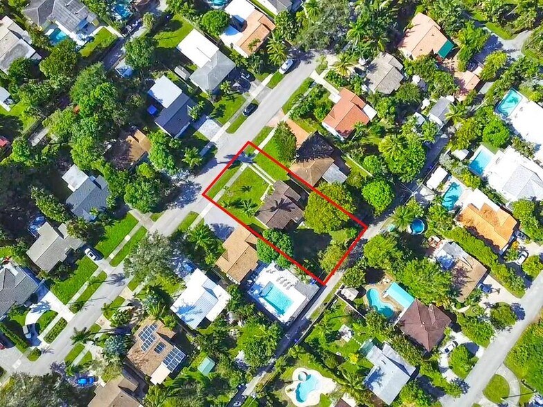 Building Photo - 1535 Plunkett St