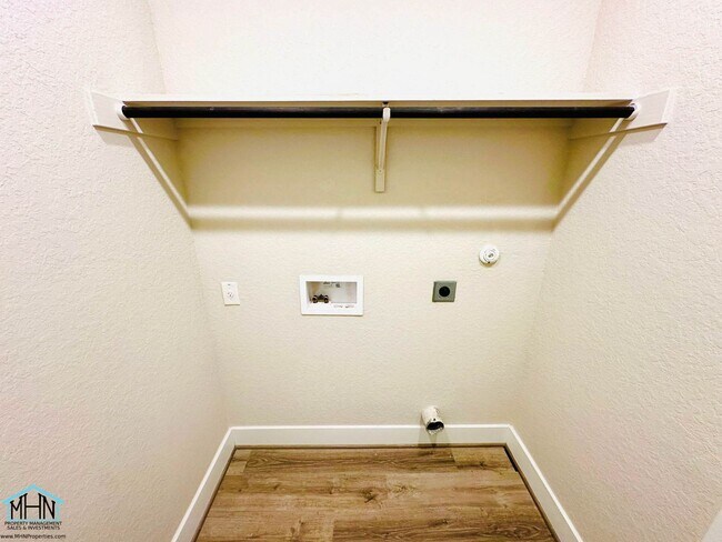 Building Photo - Welcome Home to Modern Elegance in Copper Branch!