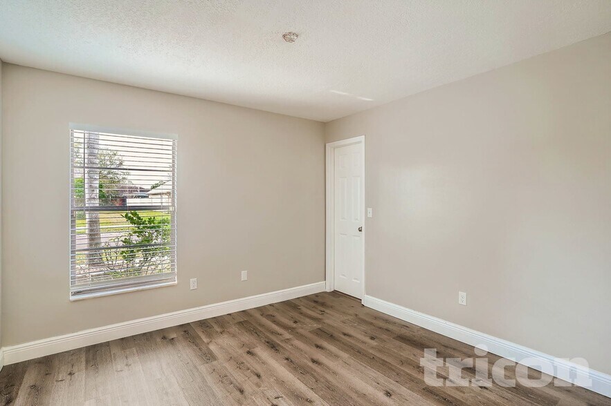 Building Photo - 9406 Pebble Glen Ave