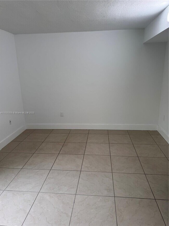 Building Photo - 9285 SW 125th Ave
