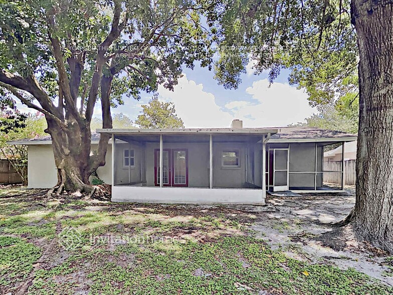 Building Photo - 4836 Barcelona Ave