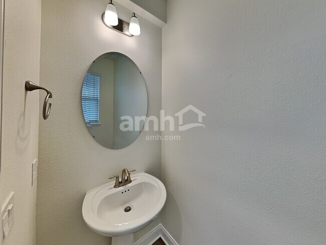 Building Photo - 6111 Little Blf Cir