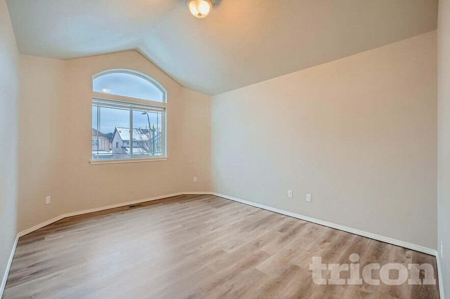 Building Photo - 4328 5th Ave NW