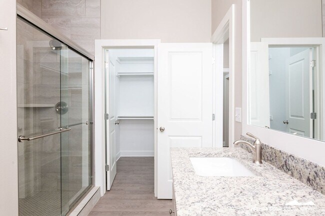 Building Photo - Now Pre-Leasing — Brand-New Luxury Townhomes Near the University of Arkansas! Avail. 8/7/26